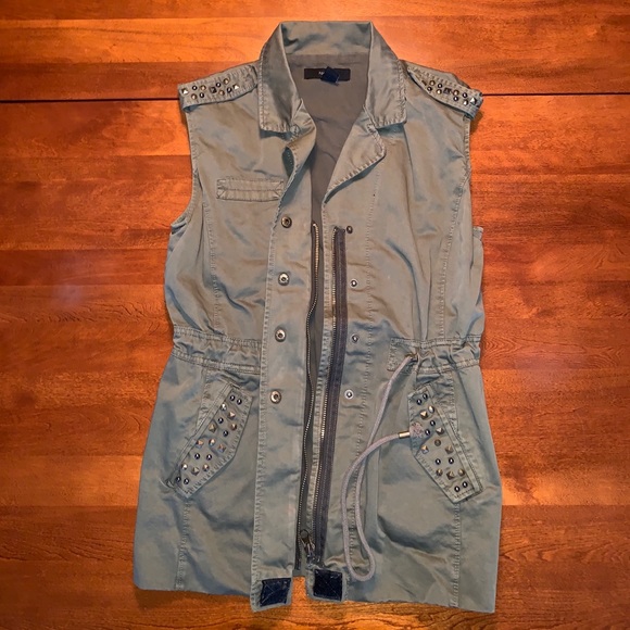 Green Vest - Picture 2 of 8